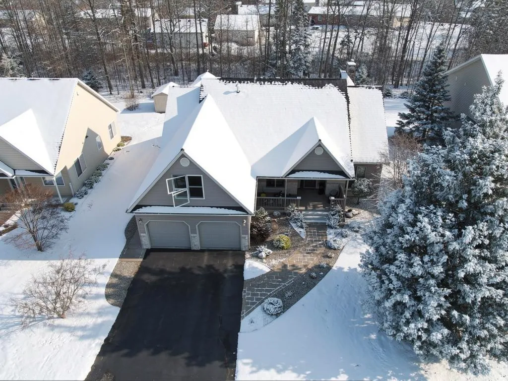 Double-hung and sliding window styles compared for Duluth homes